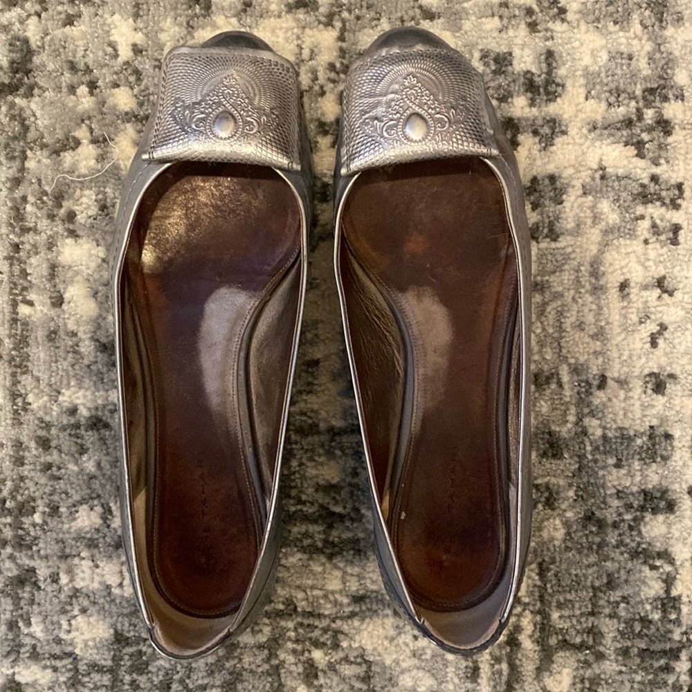 Elie Tahari flats